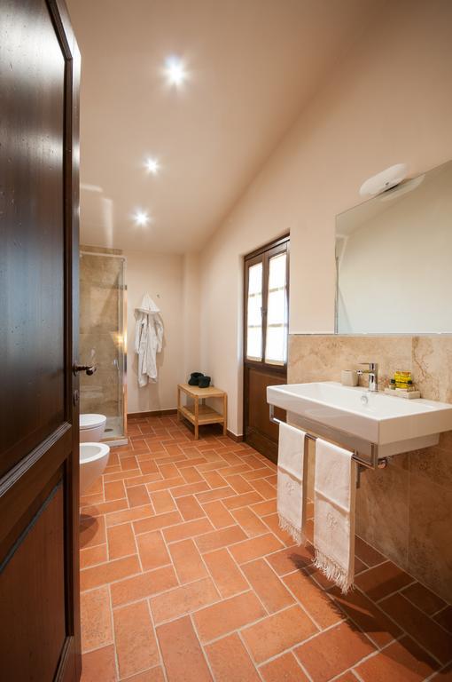 Agriturismo Borgo Tra Gli Olivi Castiglion Fiorentino Exterior foto